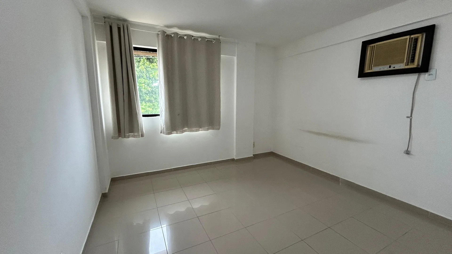 70 m² apartment with 2 bedrooms and laundry area — photo 9