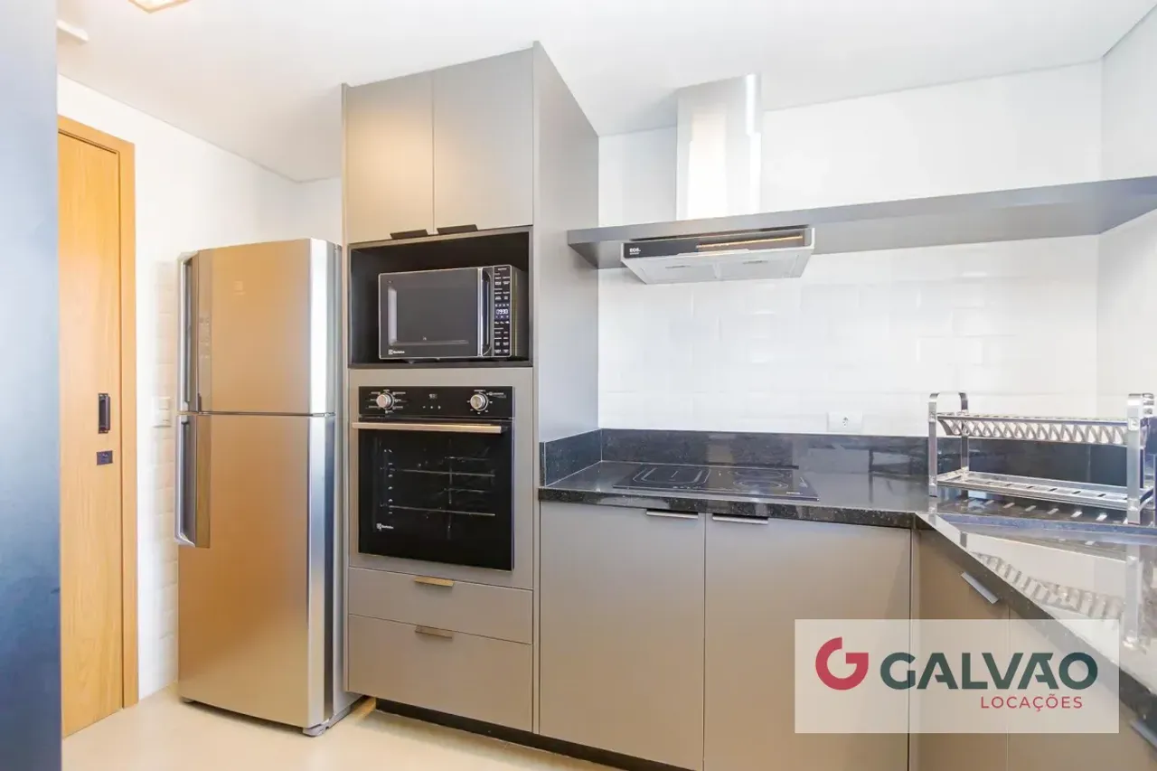 Furnished 1-bedroom apartment with glass shower — photo 8