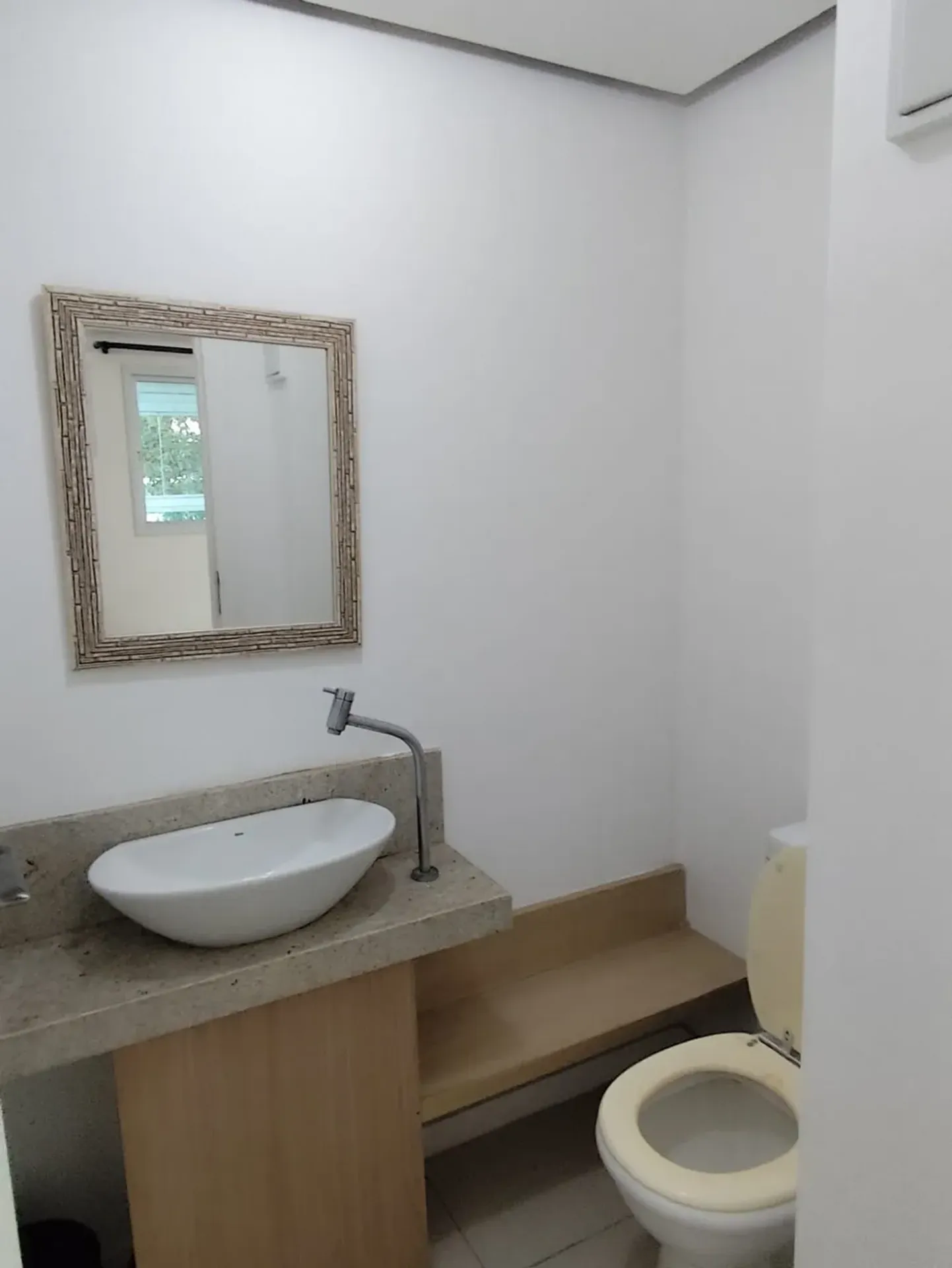 Furnished 2-bedroom apartment with private BBQ — photo 6