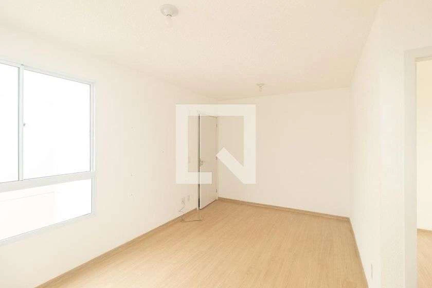 46 m² apartment with a closed-off kitchen and parking — photo 12