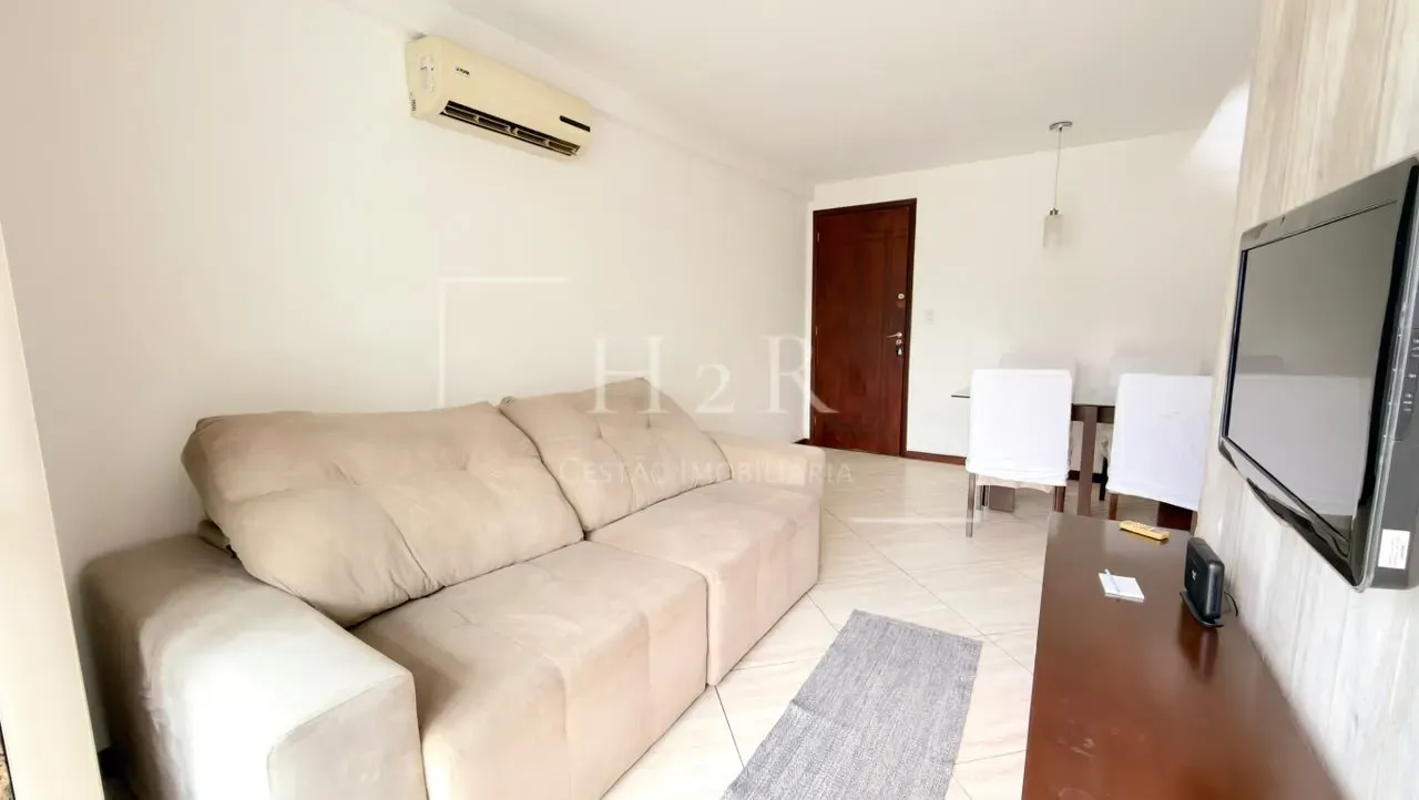 Furnished 3-bedroom apartment with balcony — photo 21