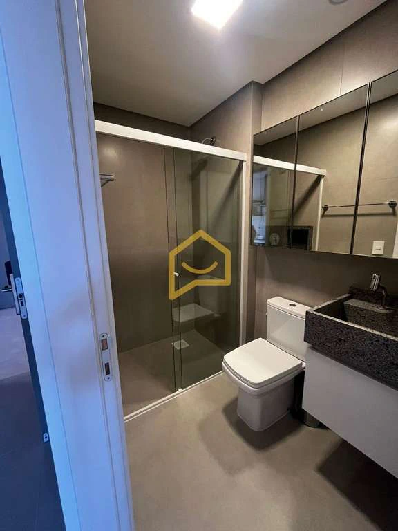 Studio of 36 m² with an open-plan kitchen — photo 4