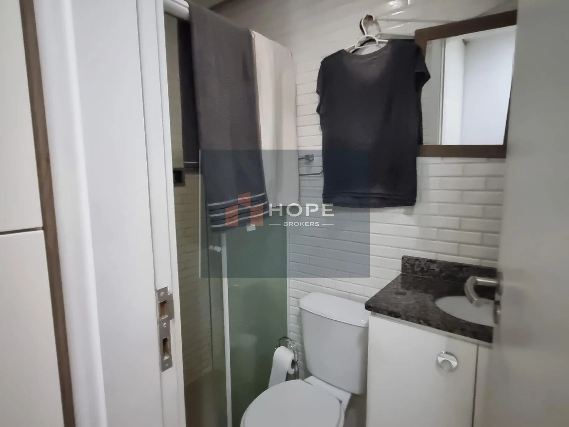 Walk-in closet in a 3-bedroom apartment, 200 m² — photo 10