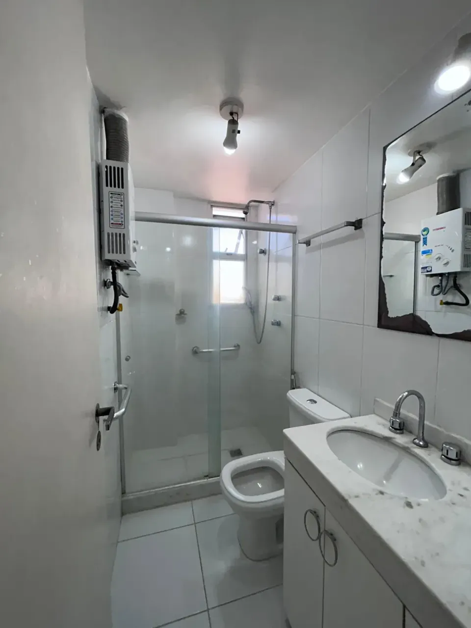 Apartment with a closed kitchen and gas stove — photo 2