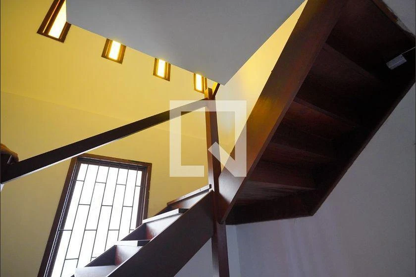 House with 7 bedrooms and 3 en-suites at 350 m² — photo 26