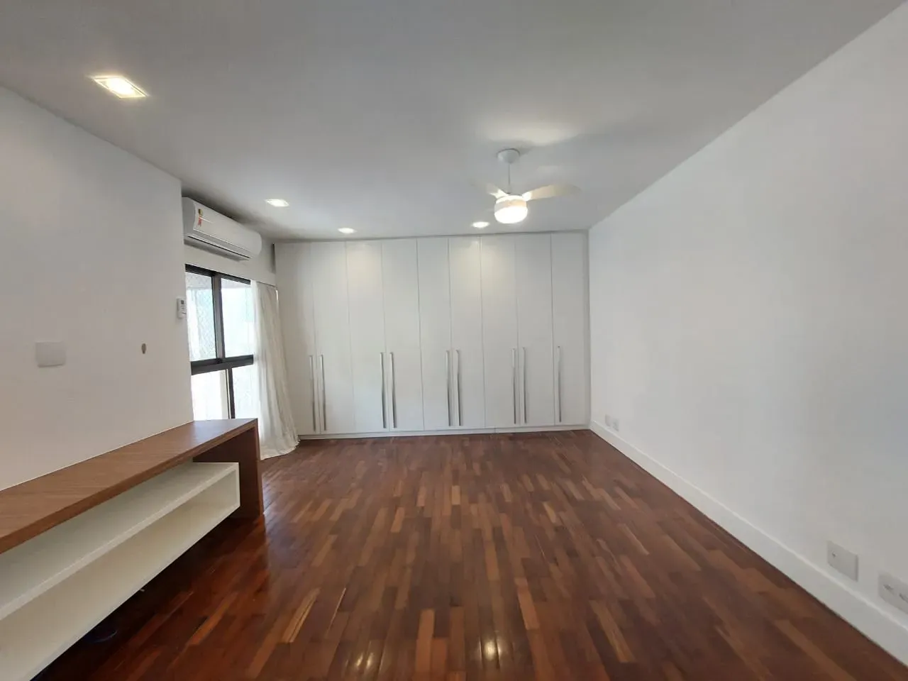 Apartamento com 4 quartos e 5 banheiros, com ar-condicionado — photo 21