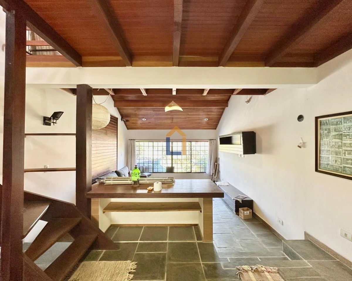 5-bedroom house with a home office — photo 13