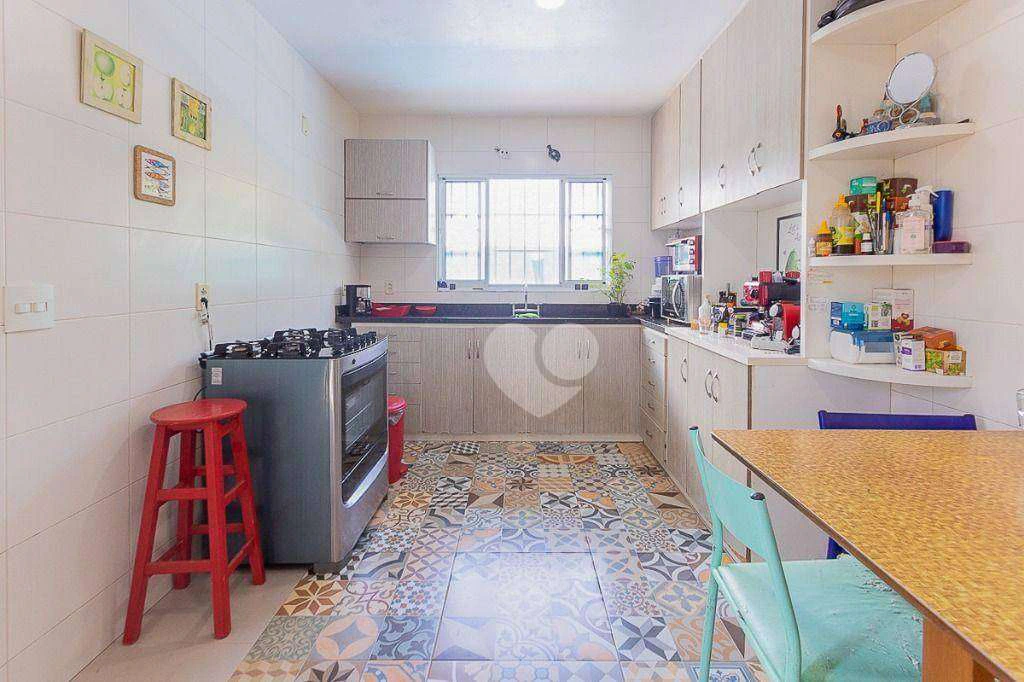 Furnished triplex house with 4 bedrooms and 370 m² — photo 3