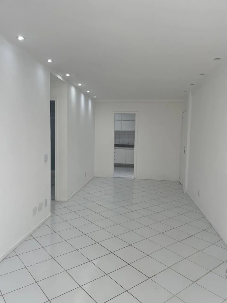 Apartamento com 3 dormitórios e 3 banheiros e área de serviço — photo 2