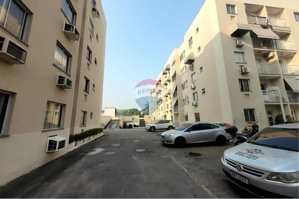 2-bedroom apartment in a building with a gym — photo 28