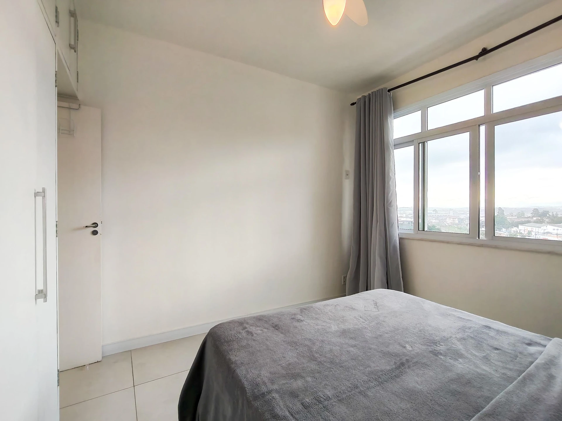 Apartamento mobiliado com cozinha americana e fogão a gás — photo 45
