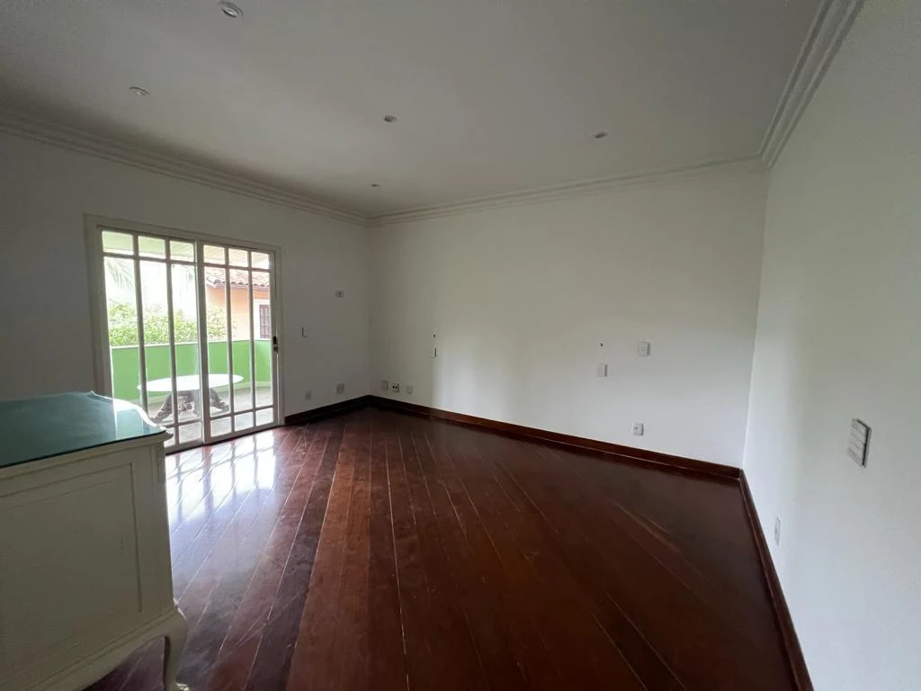 Unfurnished 1000 m² house with 5 en-suite bedrooms — photo 23