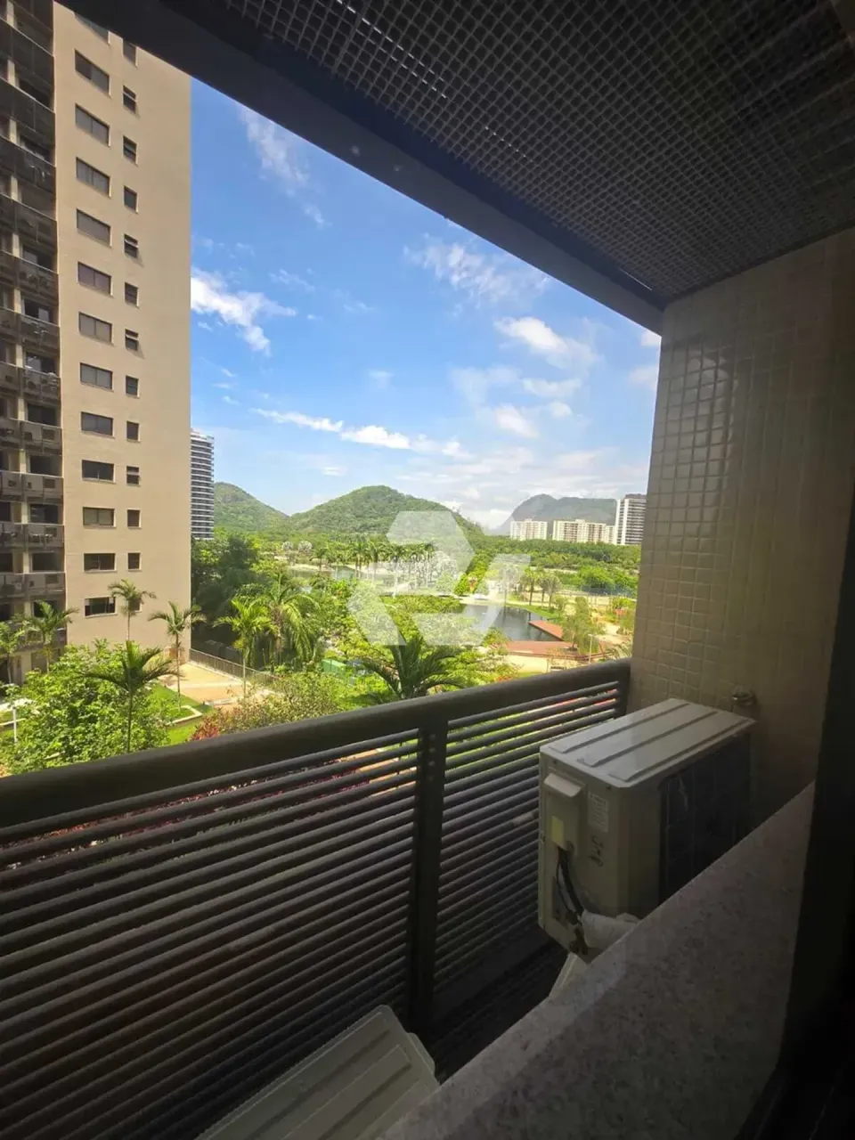 Unfurnished 2-bedroom apartment with 3 bathrooms and balcony — photo 16