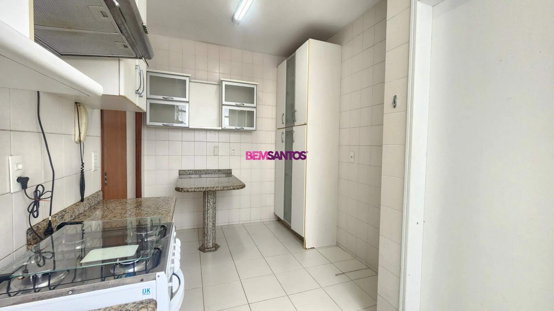 Furnished 4-bedroom apartment with a balcony — photo 17
