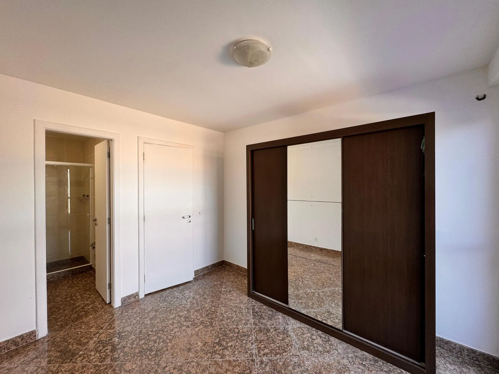 Apartamento, 233 m², com janelas do piso ao teto — photo 73