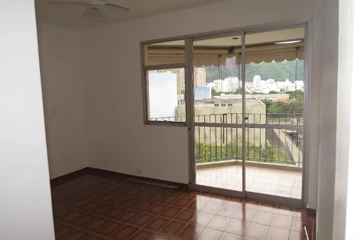 2-bedroom apartment with a mountain view — photo 4