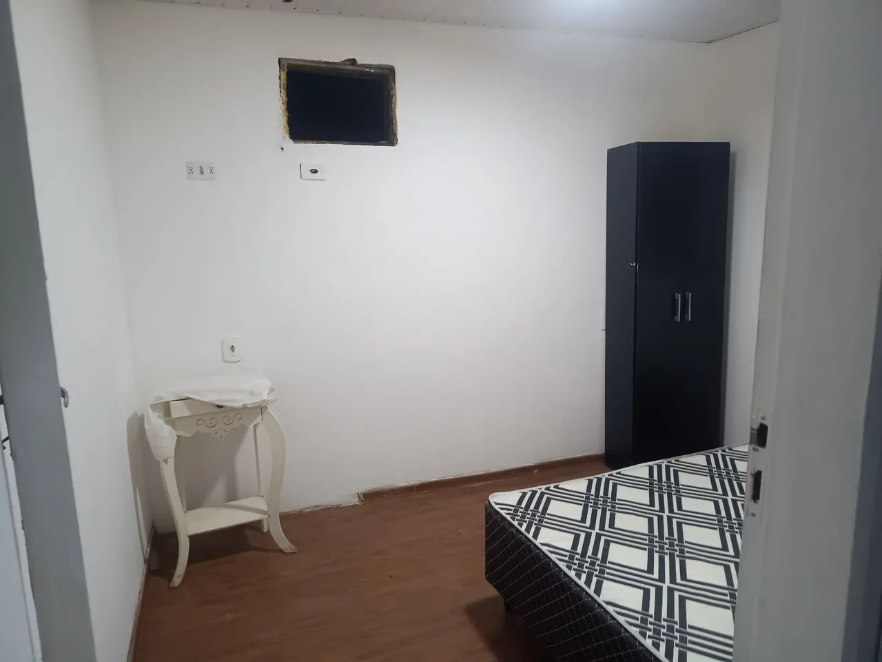 1 quarto e piso de madeira ou laminado: apartamento de 28 m² — photo 10