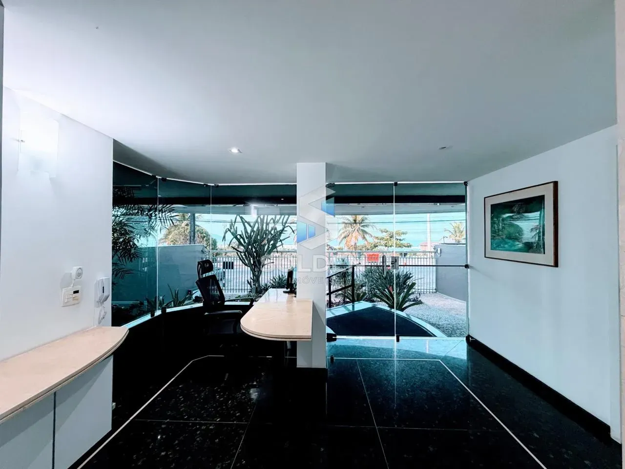 160 m² apartment with 3 bedrooms and 4 bathrooms — photo 38