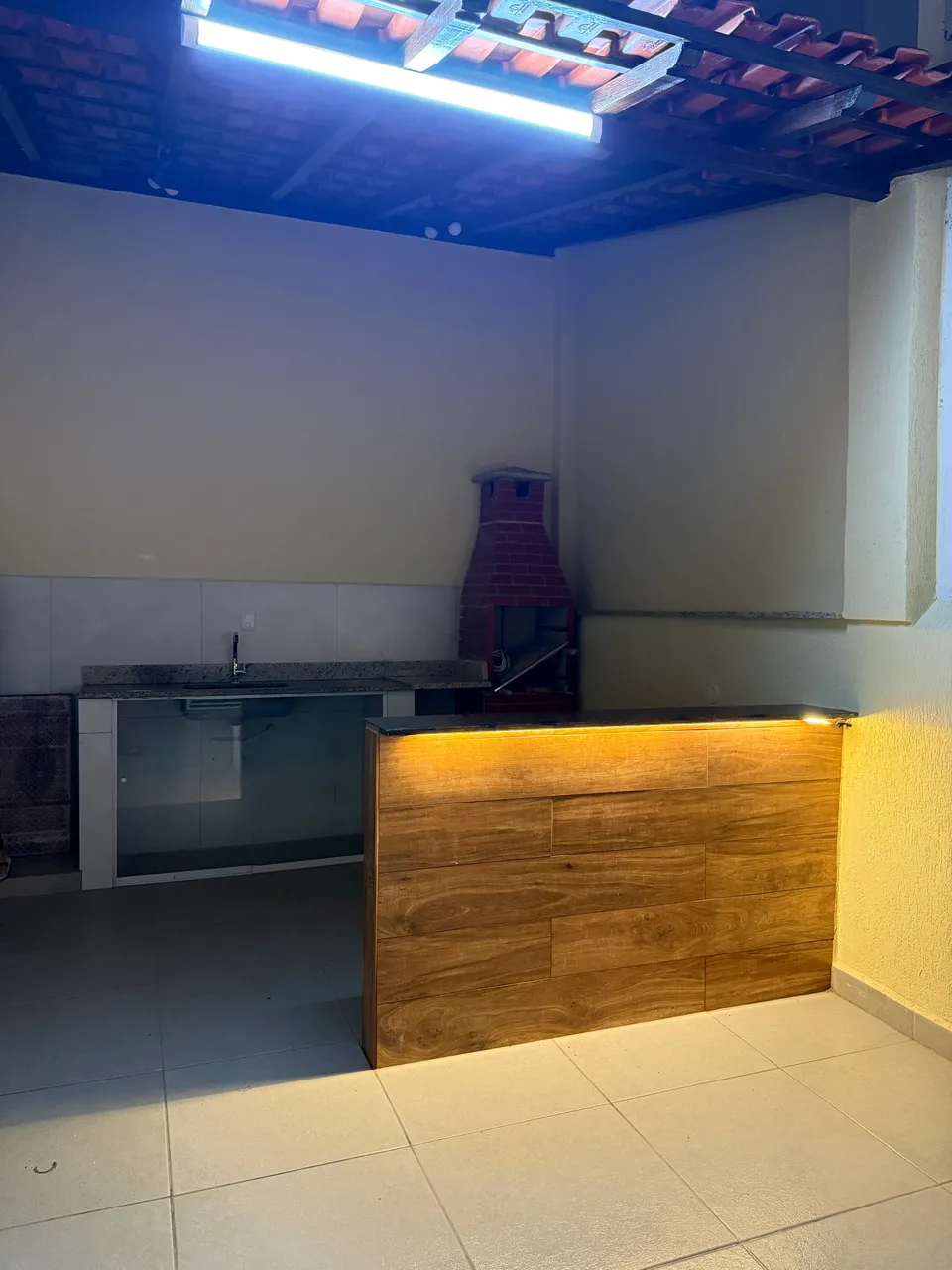 House with 2 bedrooms and a built-in grill on balcony — photo 11