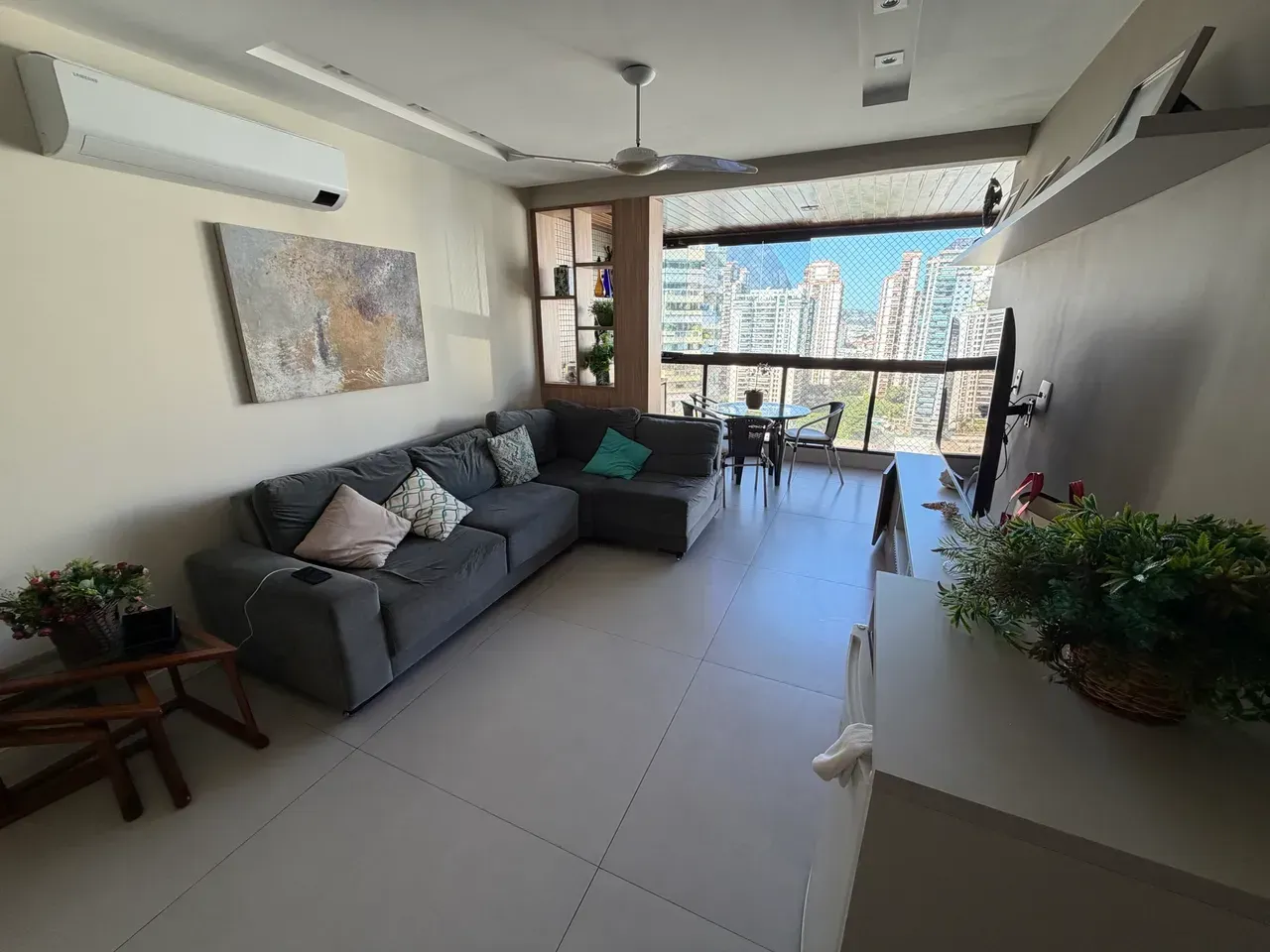 Departamento de 3 dormitorios con ventanales de piso a techo