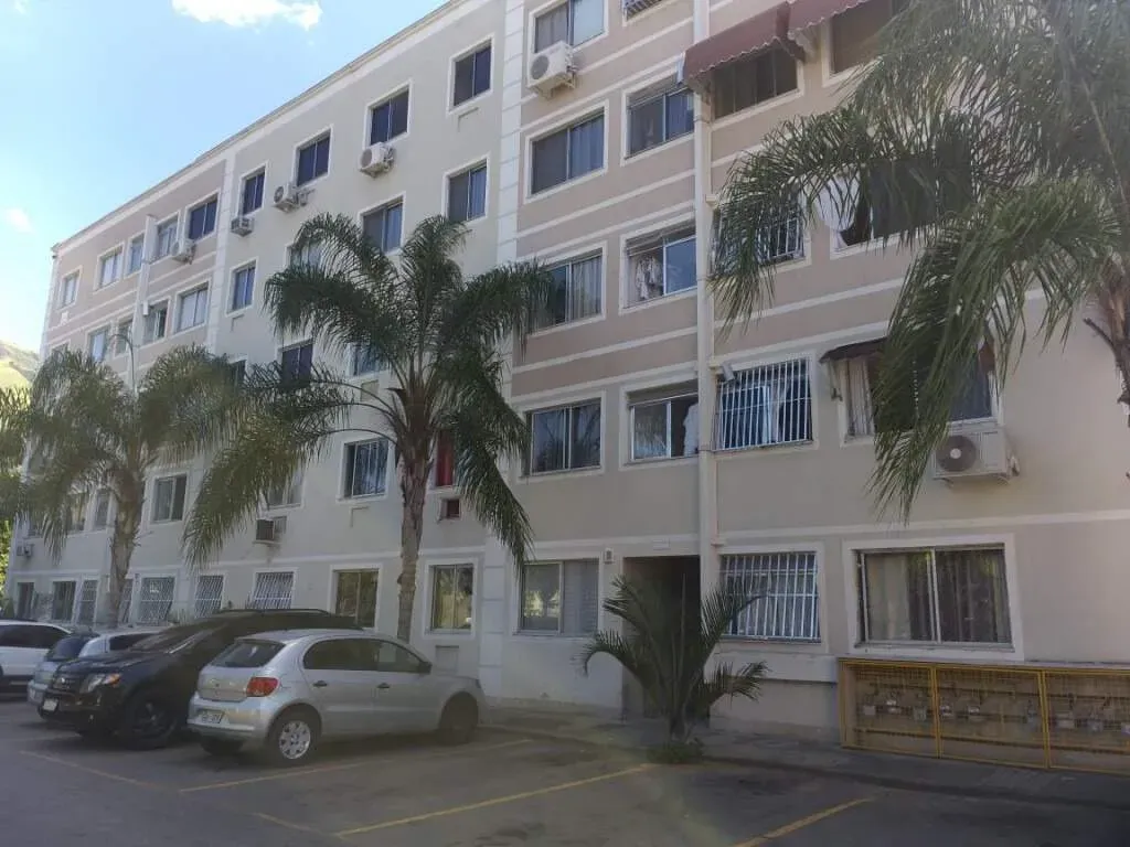 Apartamento de 2 quartos em condomínio com piscina — photo 32