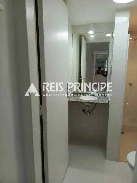 1-bedroom apartment with glass shower and electric shower — photo 6