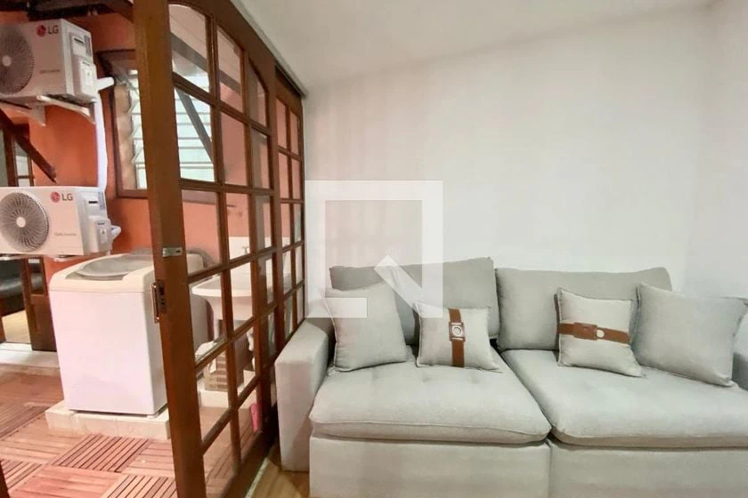 Departamento de 2 dormitorios con balcón cerrado con vidrio — photo 15