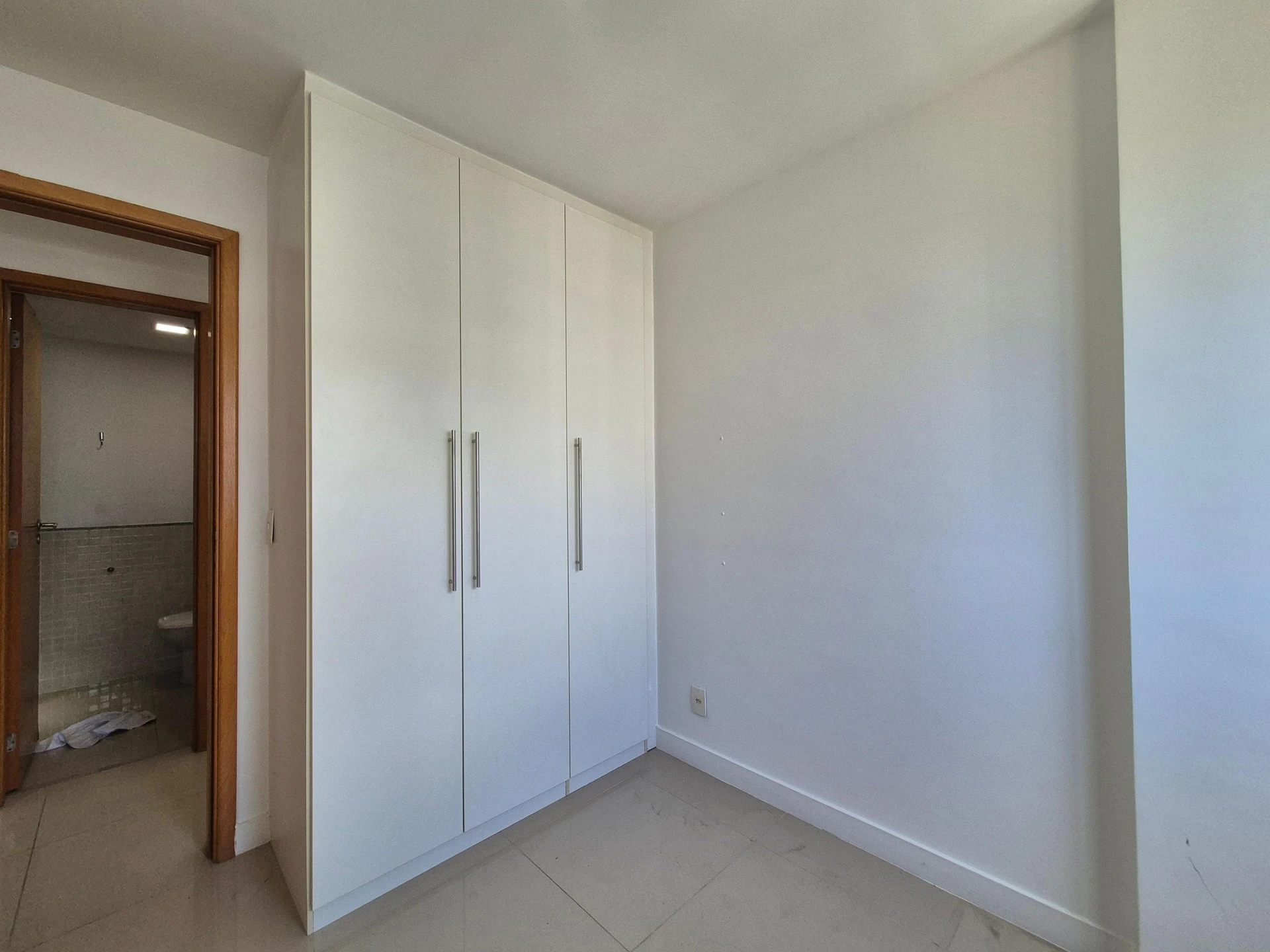 3-bedroom apartment with balcony and open-plan kitchen — photo 10