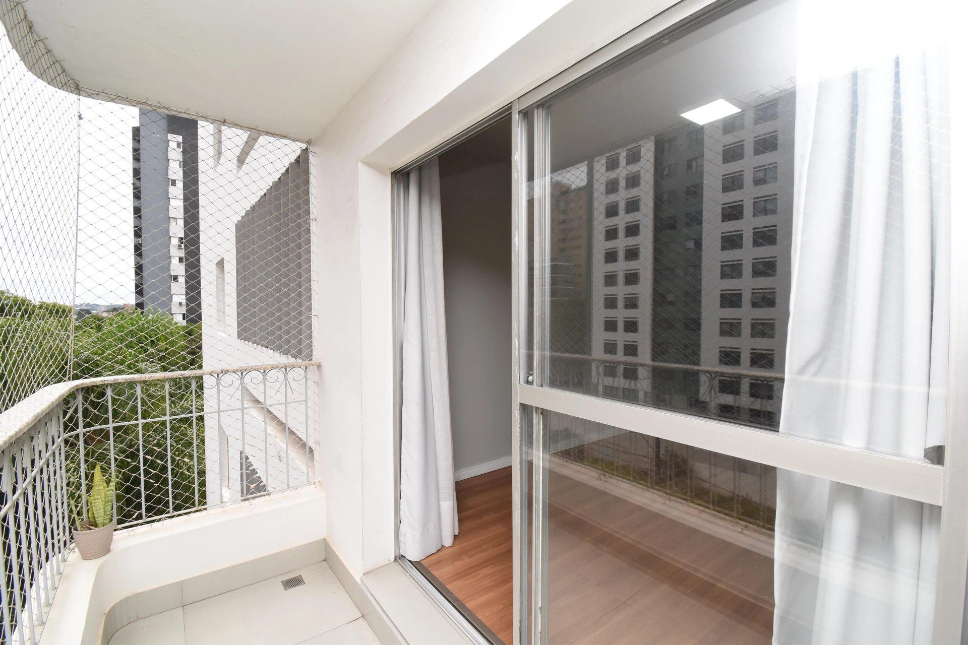 Apartamento de 2 quartos em condomínio com academia — photo 21