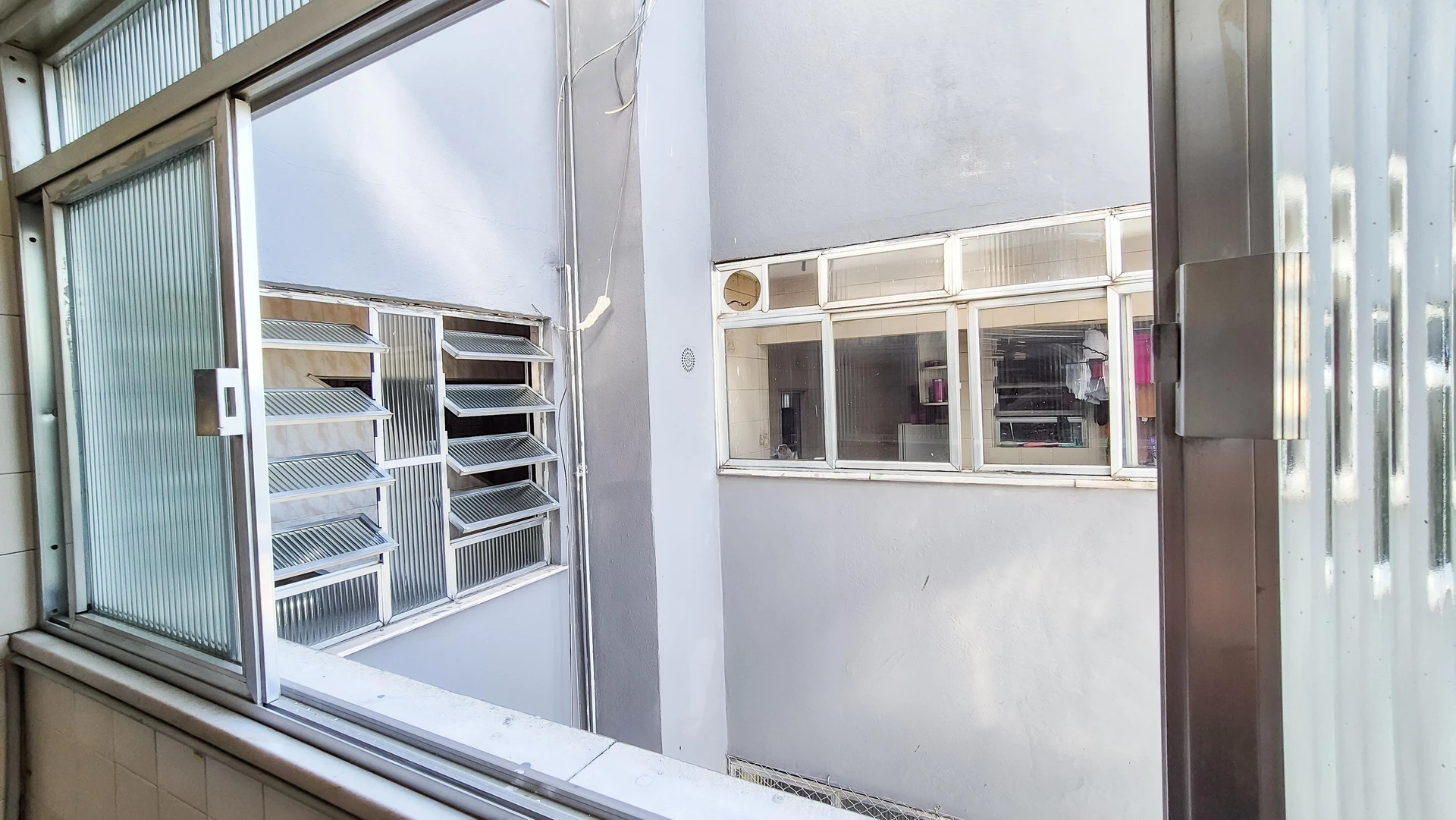 Unfurnished apartment with 2 bedrooms and 1 bathroom — photo 72