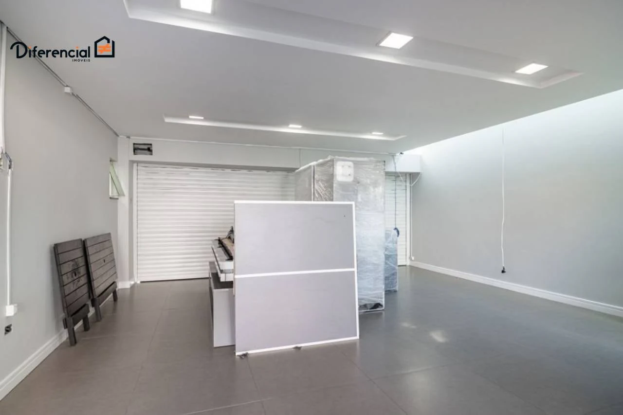 Floor-to-ceiling windows in a 2-bedroom house, 300 m² — photo 33