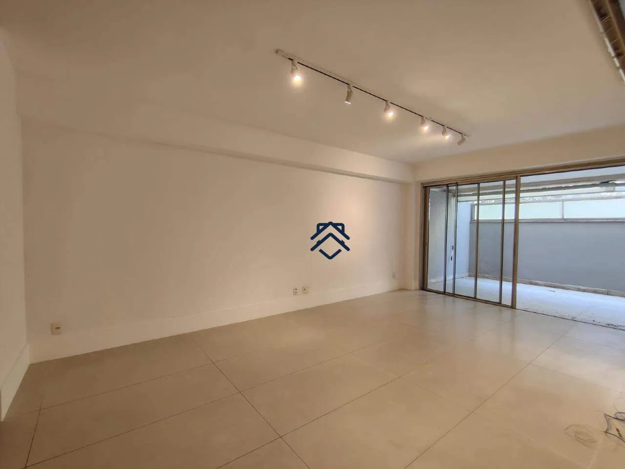 Private BBQ in a 4-bedroom apartment, 193 m² — photo 8