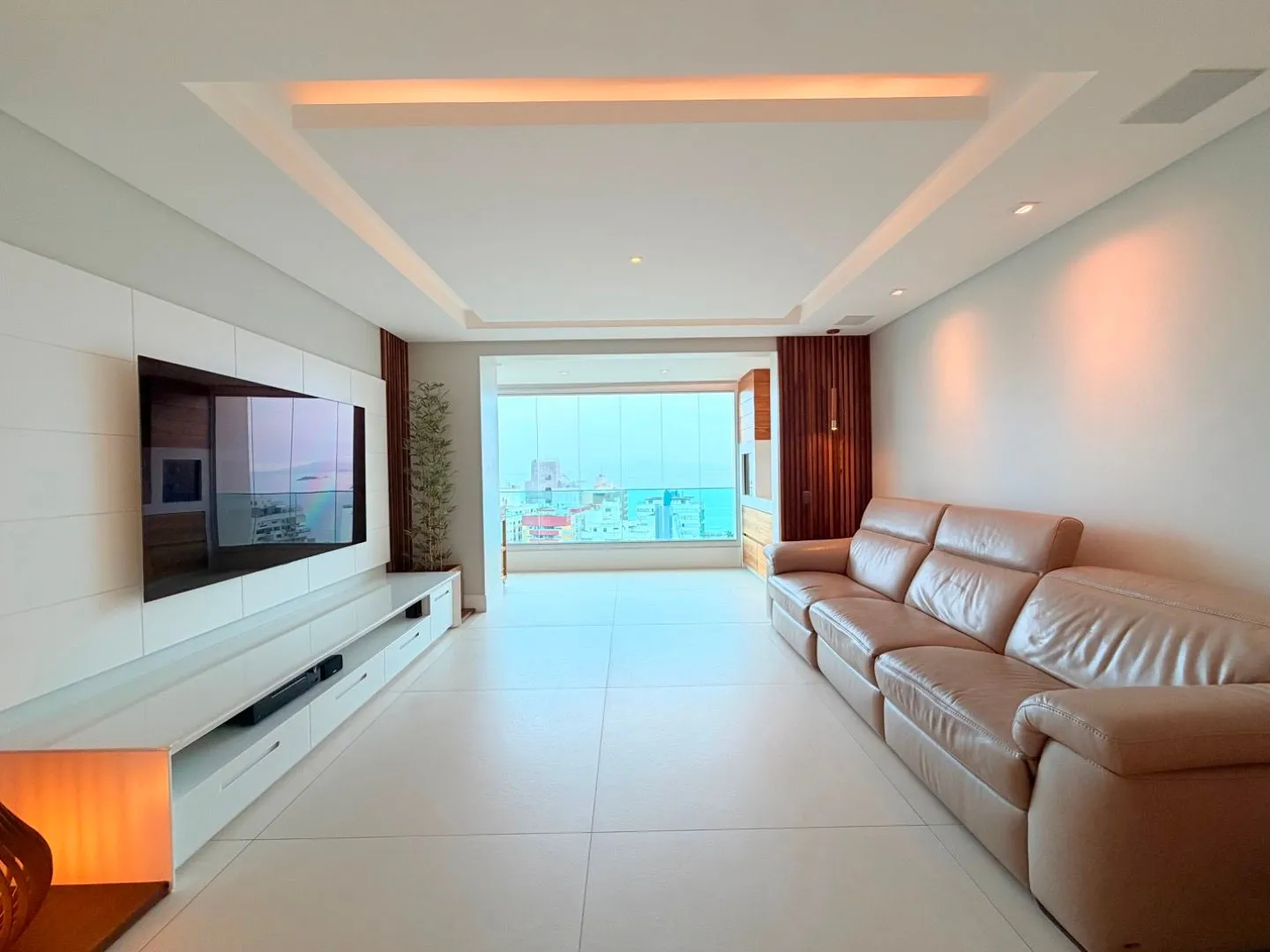 140 m² apartment with 3 bedrooms and a closed balcony — photo 7
