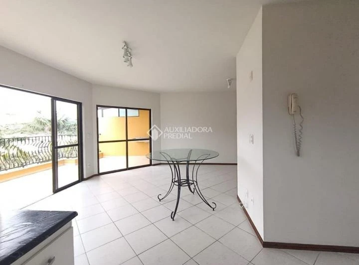Ático con 3 habitaciones y cocina cerrada — photo 7