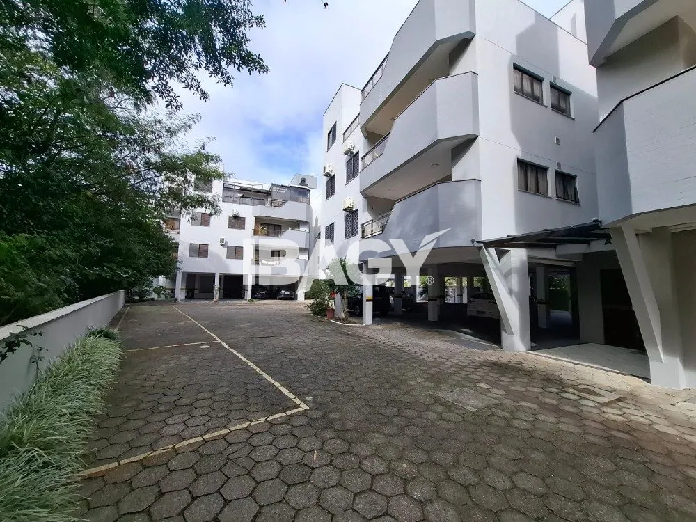 Apartamento amueblado de 3 dormitorios con balcón y parrilla — photo 9