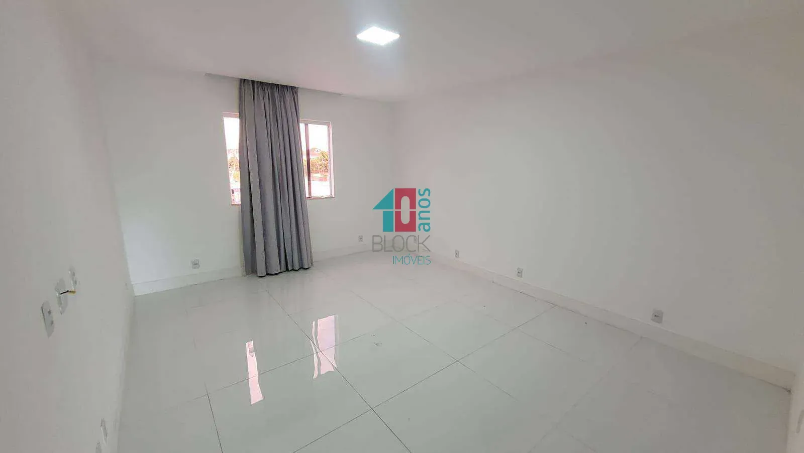 House with 3 bedrooms and 5 bathrooms, 2 parking spots — photo 38