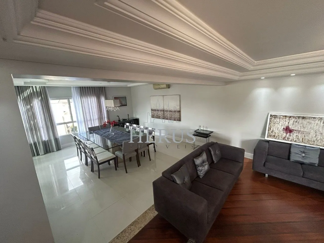 House with 4 bedrooms and 3 en-suite baths, 325 m² — photo 18