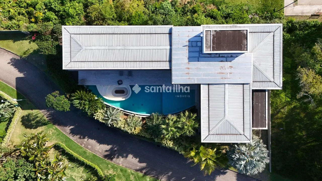 House with 6 en-suite bedrooms and 8 bathrooms, 1350 m² — photo 25