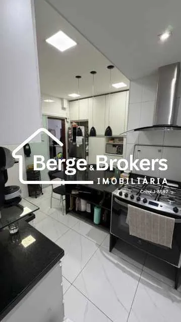 Furnished 3-bedroom apartment with 3 bathrooms — photo 19