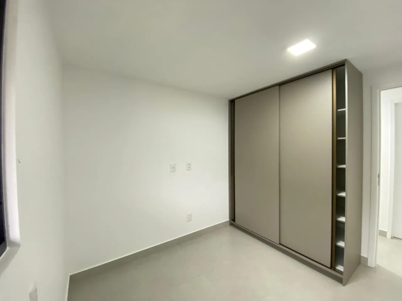 3-bedroom rental apartment with enclosed balcony — photo 24