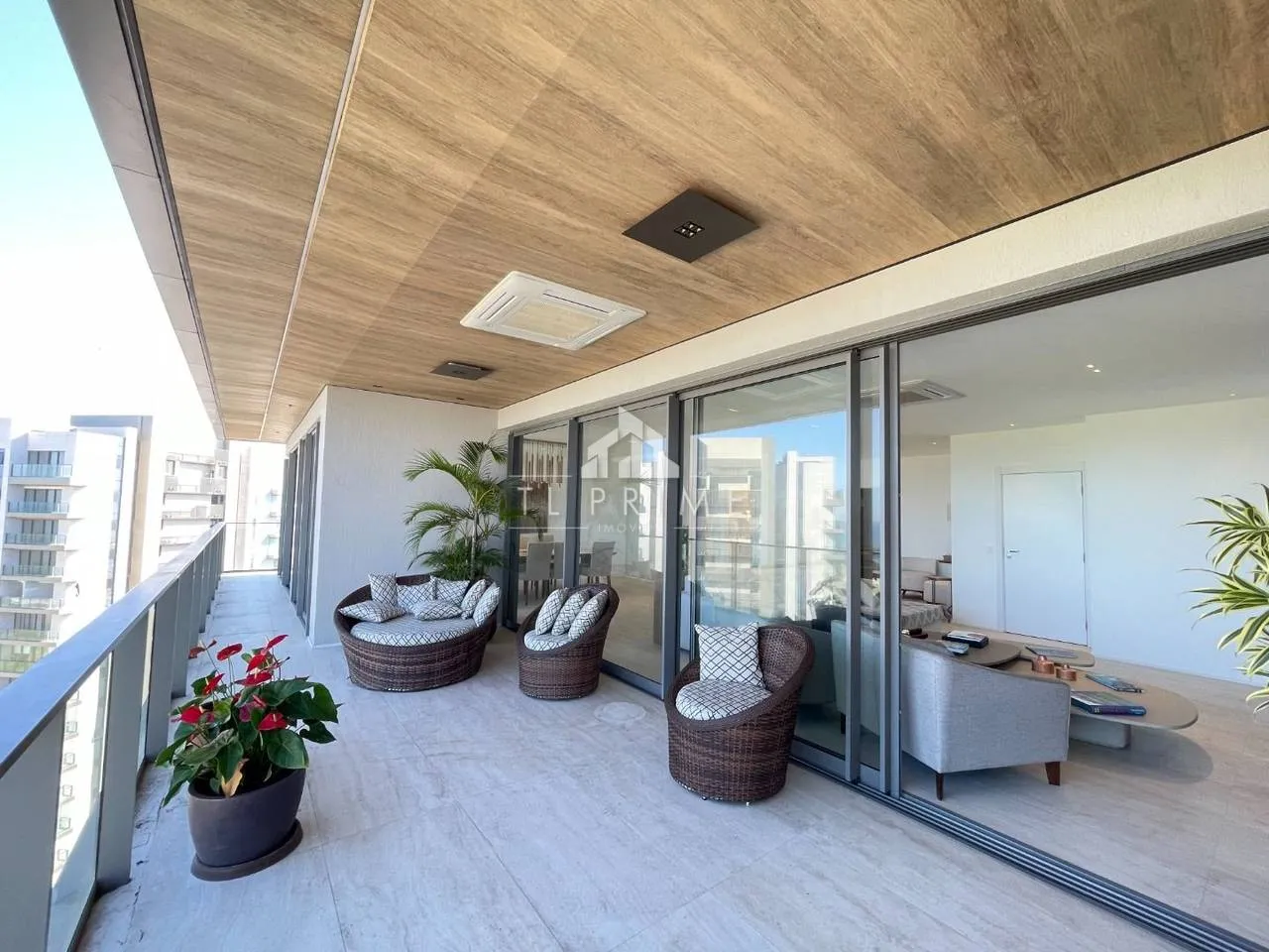 Rental apartment with balcony and 3 bedrooms — photo 12