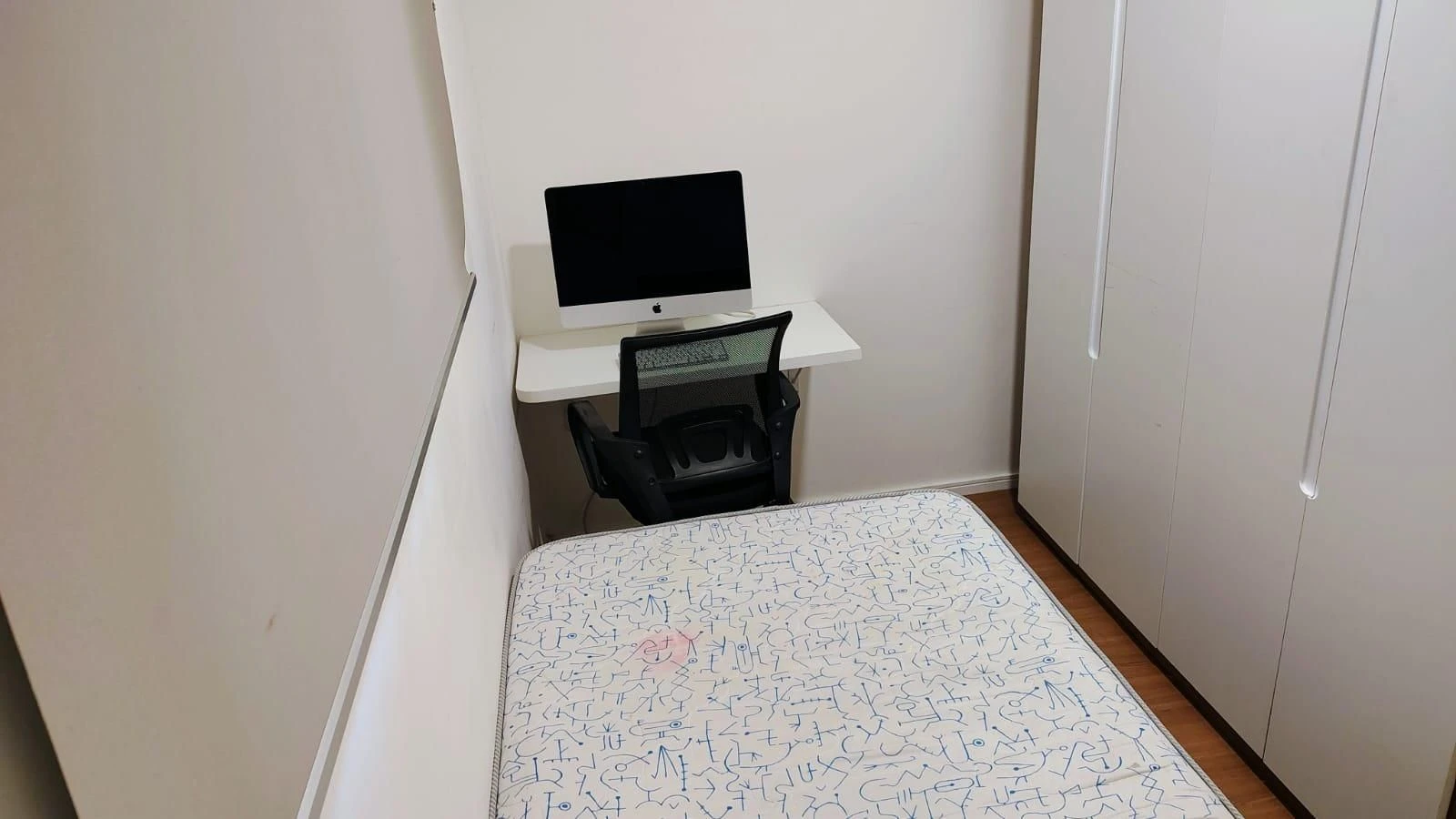 Furnished apartment, 50 m², with a grill on the balcony — photo 16