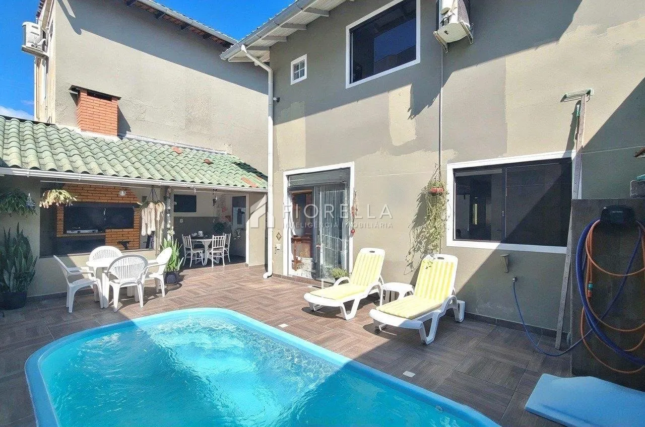 3-bedroom house with a grill on the balcony in Florianópolis — photo 23