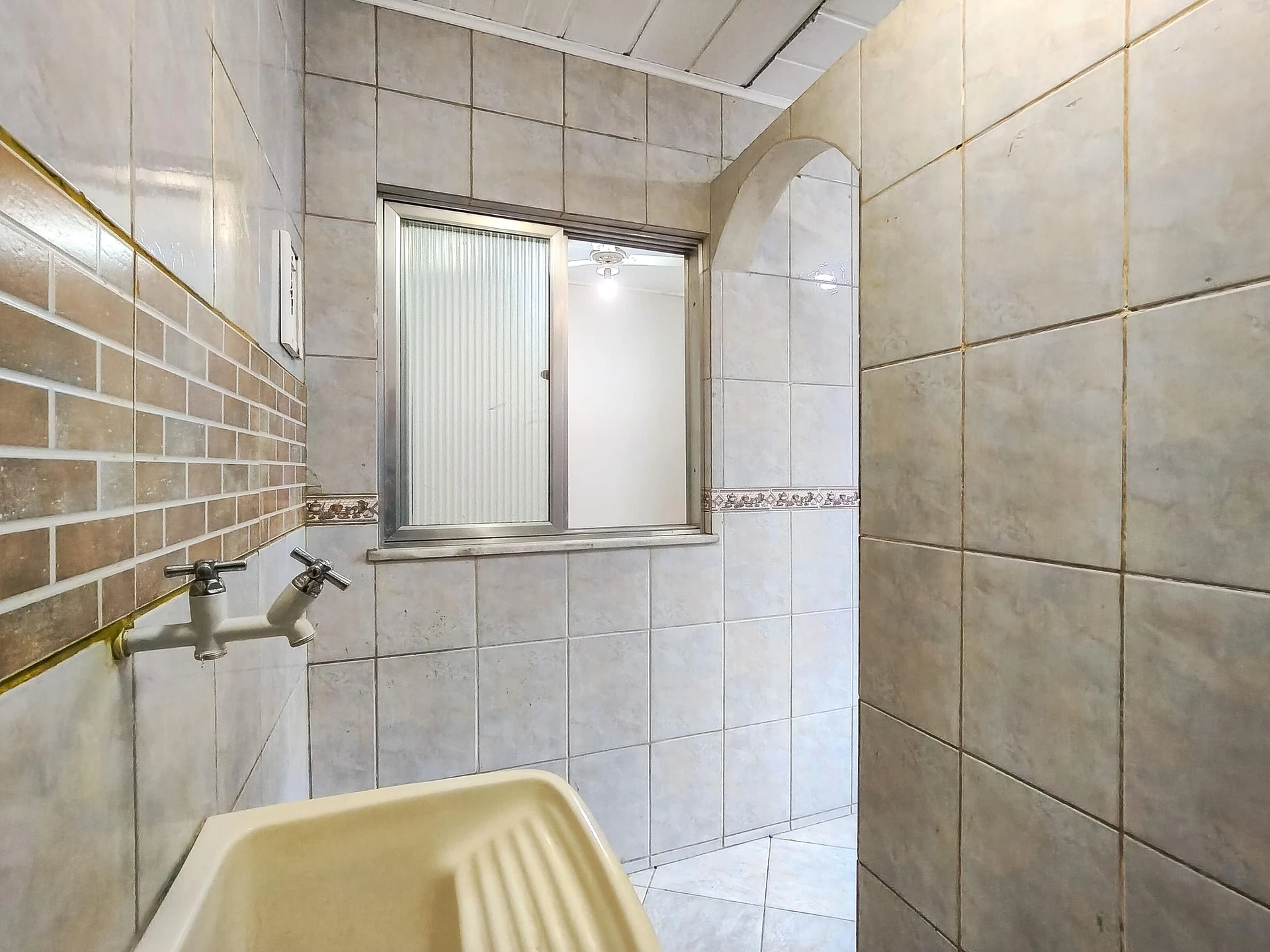 Орендна квартира з 2 спальнями та окремою кухнею — photo 43