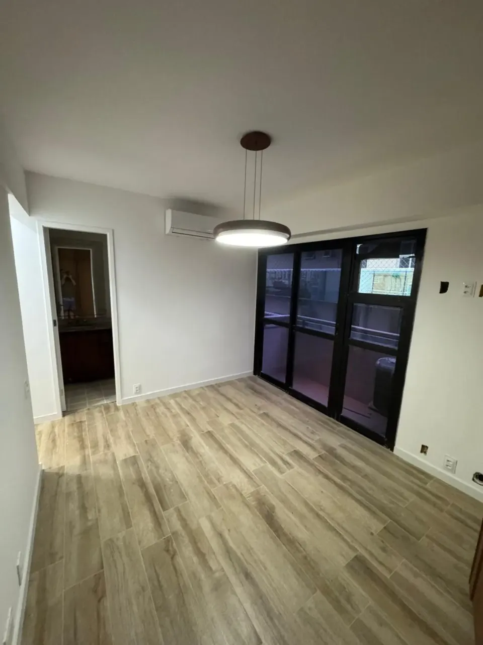 Rental apartment with 3 bedrooms and a glassed-in balcony — photo 14