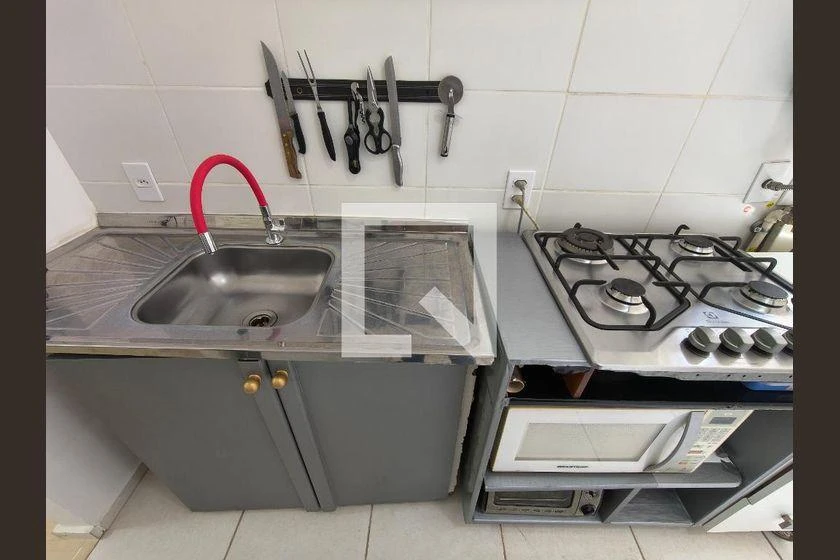 Apartamento mobiliado de 2 quartos em condomínio com piscina — photo 9