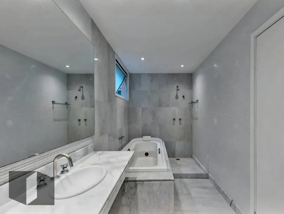 Penthouse with 5 bedrooms and balcony BBQ — photo 31