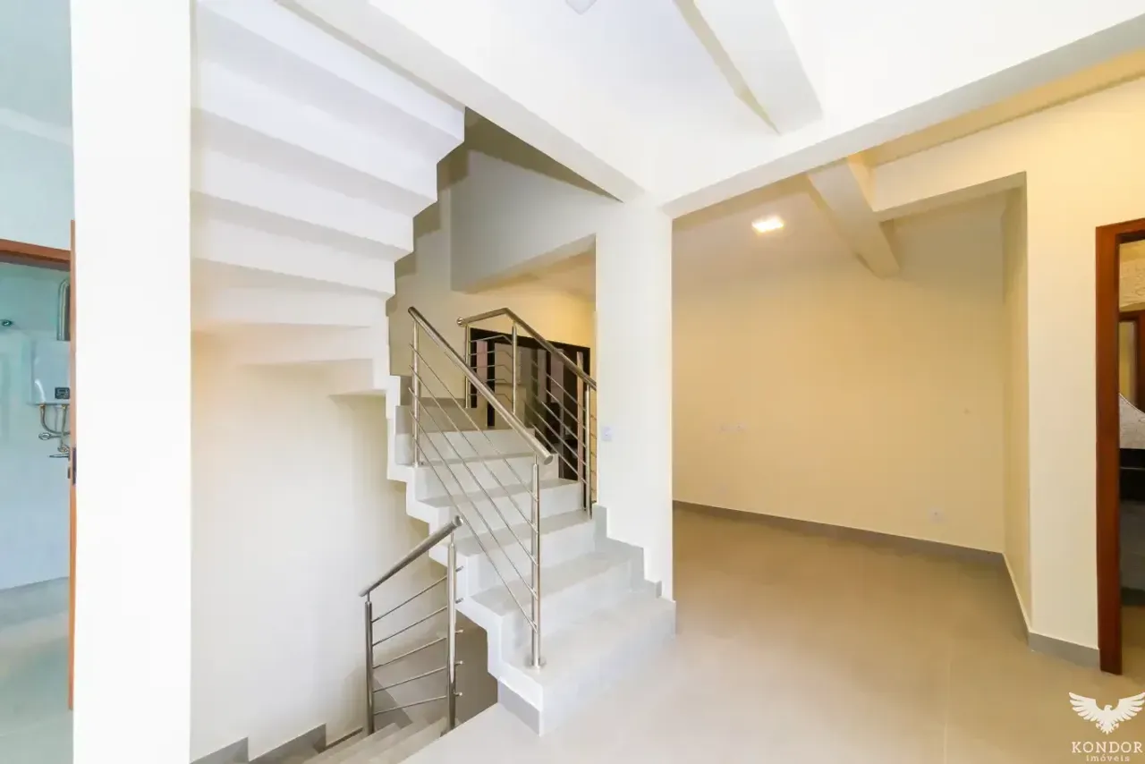 Unfurnished 230 m² house with 3 bedrooms and 2 parking spots — photo 11