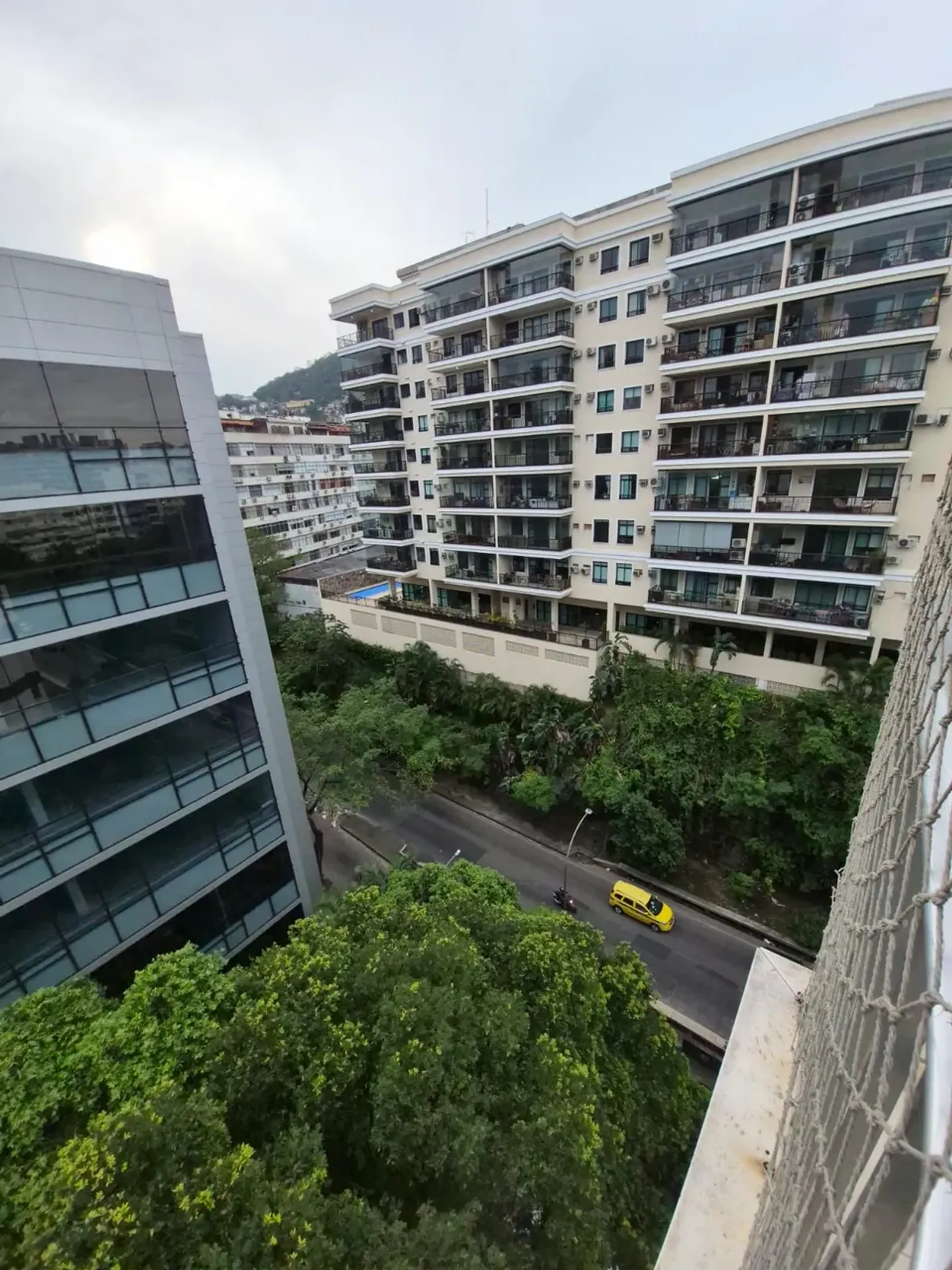 Home office in a 3-bedroom apartment, 140 m² — photo 10