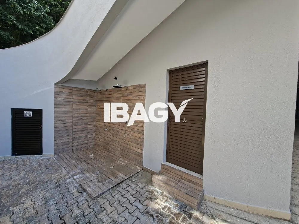 Квартира с 2 спальнями и кухней open-plan и 1 местом — photo 20